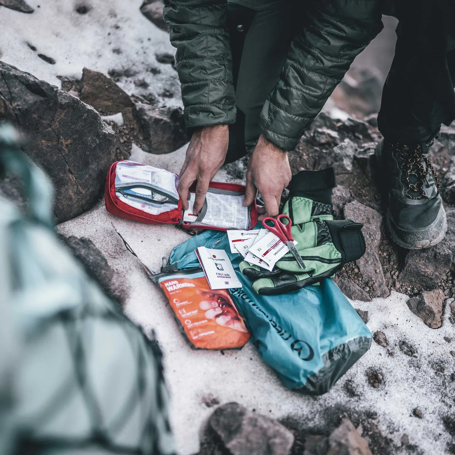 Lifeventure Trek Erste-Hilfe-Set rot für Outdoor