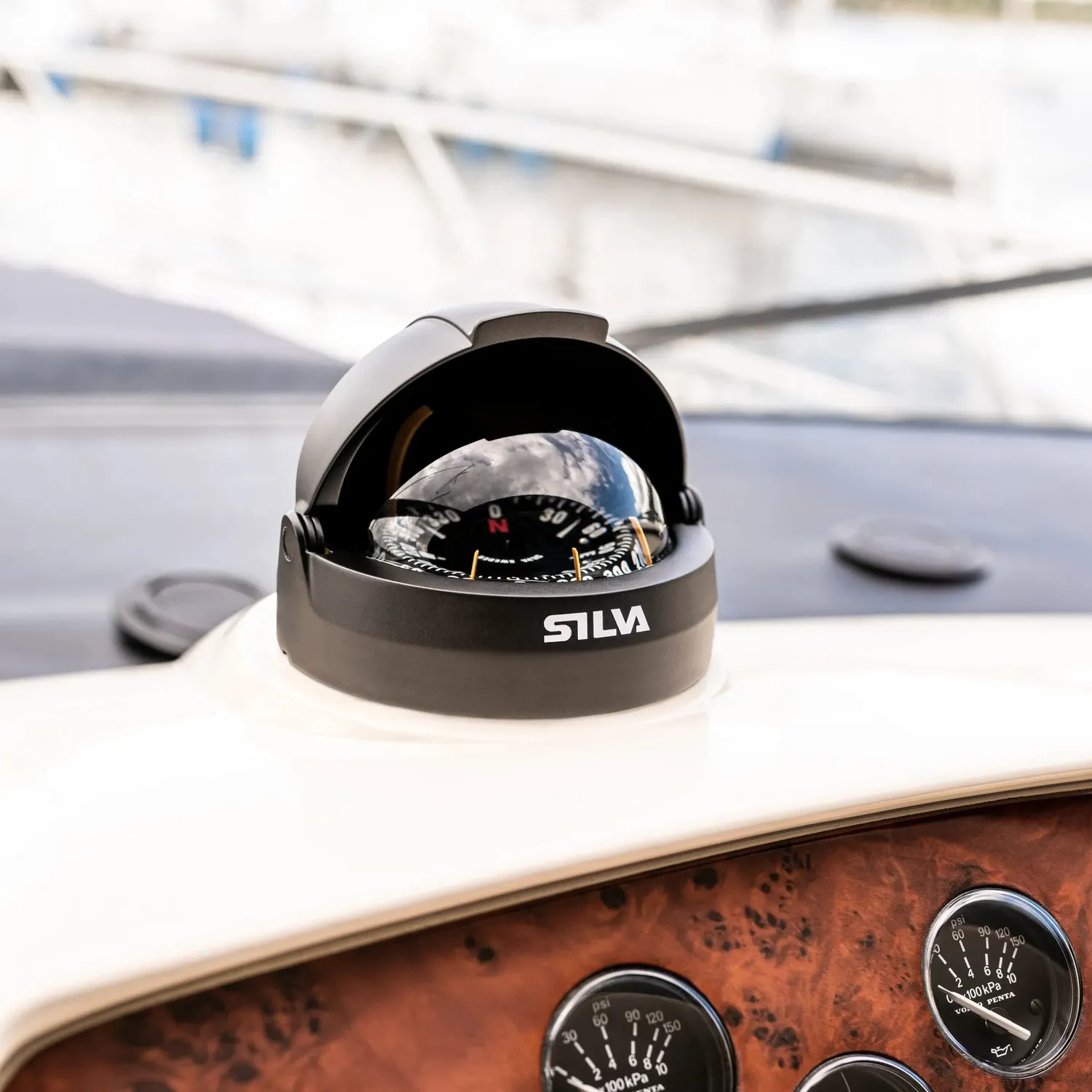 Silva 100FC Bootskompass Einbau kardanisch beleuchtet