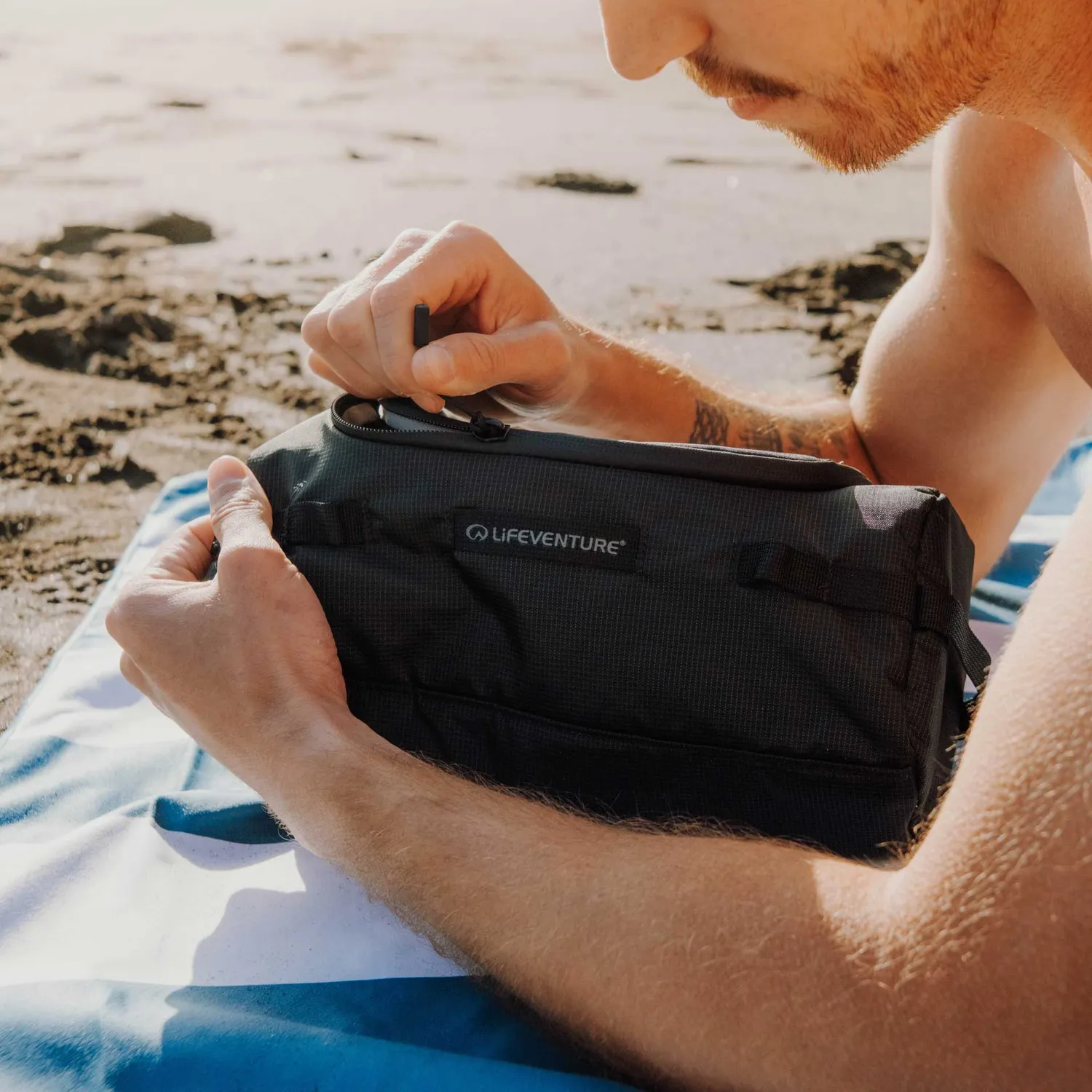 Lifeventure Barrel Wash Bag Waschtasche Schwarz