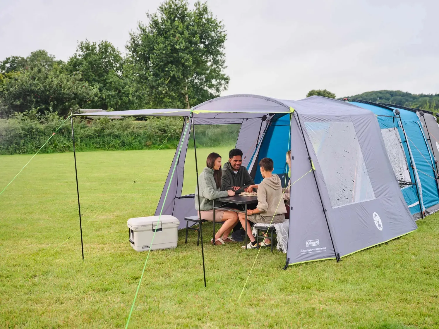 Coleman Victoria Falls 4 Vorzelt geschlossen 5 m²