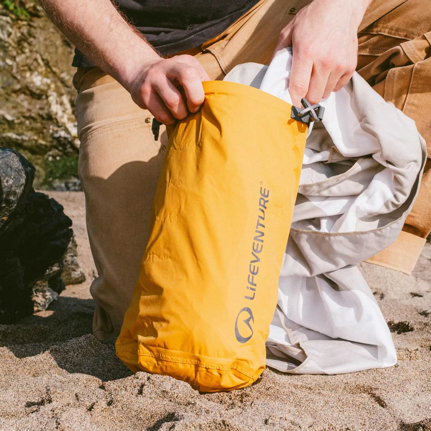Lifeventure Stormlight Dry Bag Packsack 10L Gelb