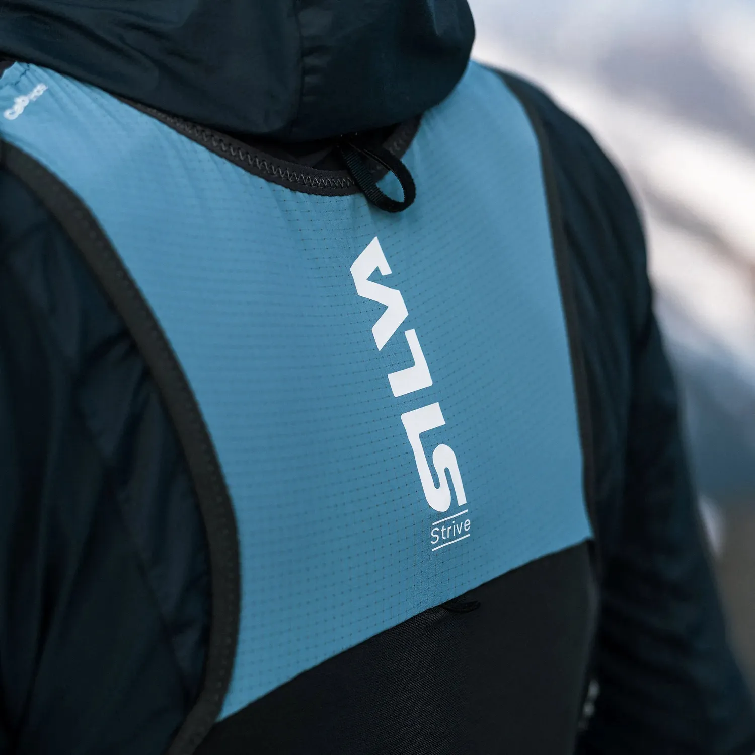 Silva Strive 5L Laufweste Blue + Soft Flask 500 ml