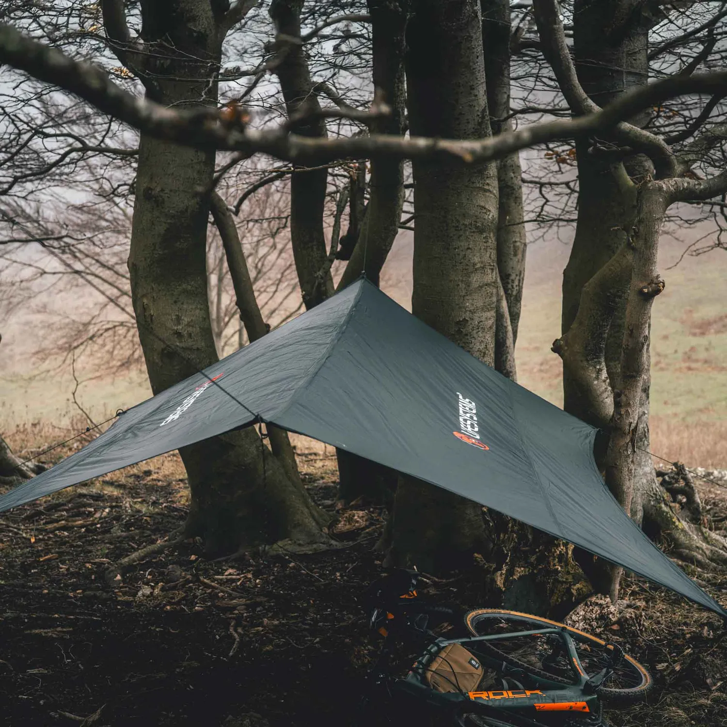 Lifeventure Expedition Tarp Plane wasserdicht mit Heringen