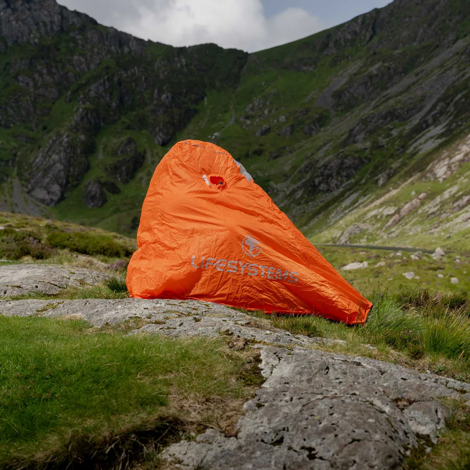 Lifeventure Survival Shelter 1 Notzelt orange winddicht