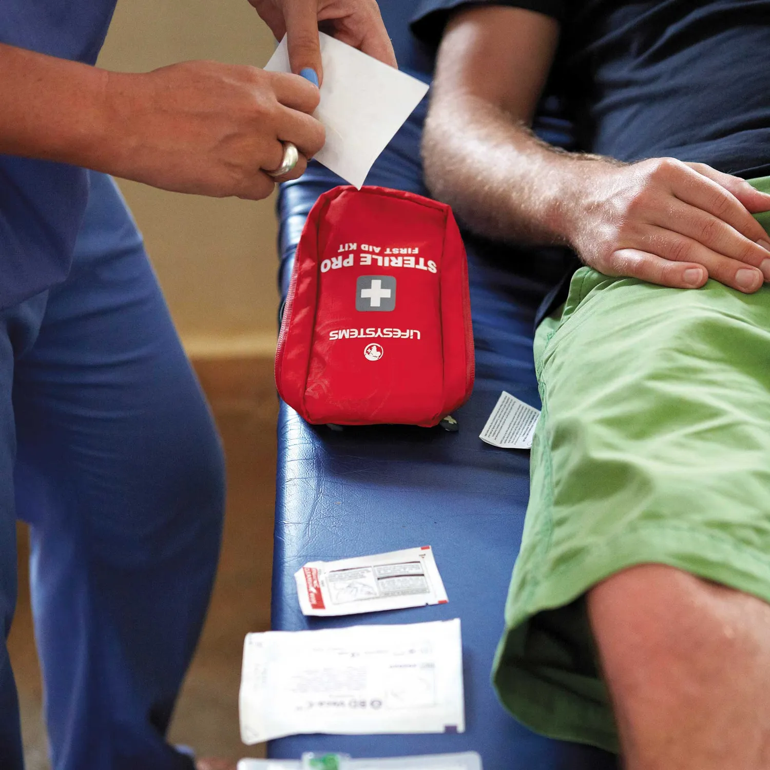 Lifeventure Sterile Pro Erste-Hilfe-Set steril Reise