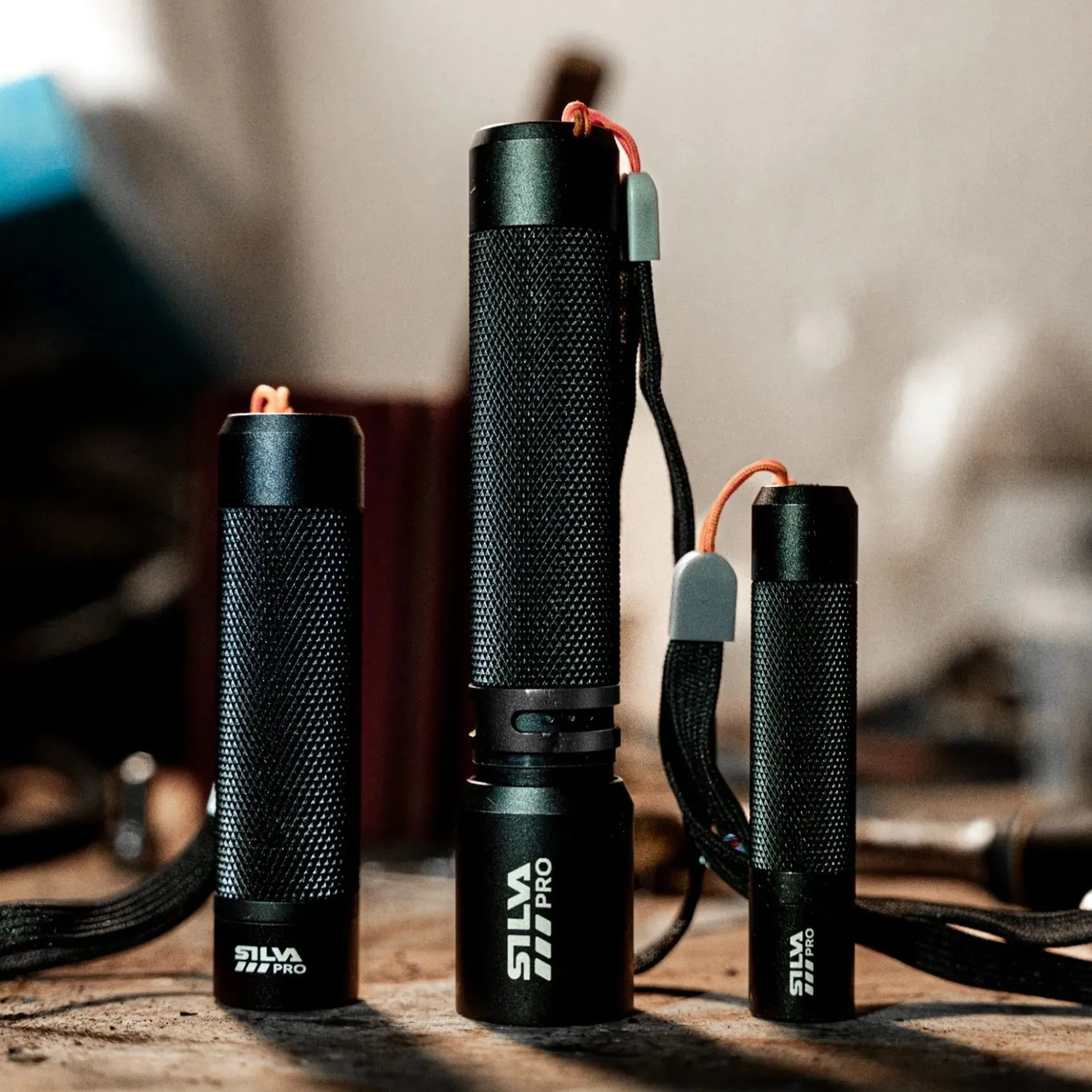 Silva Zoomlight 1000 Taschenlampe 1000 Lumen IP68