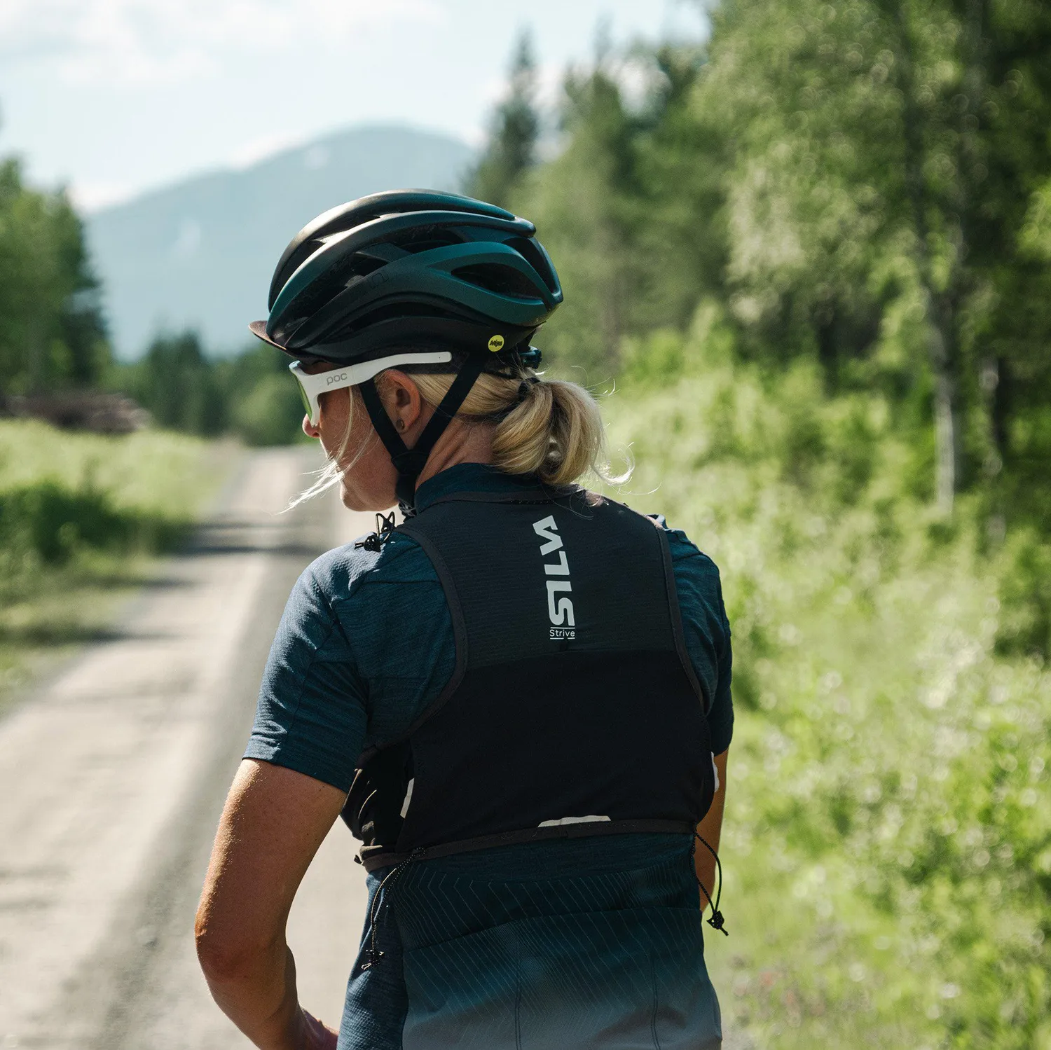 Silva Strive Fly 3L Laufweste grün mit 2 Trinkflaschen