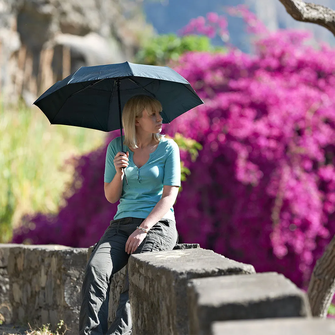 Lifeventure Trek Umbrella Regenschirm Medium schwarz